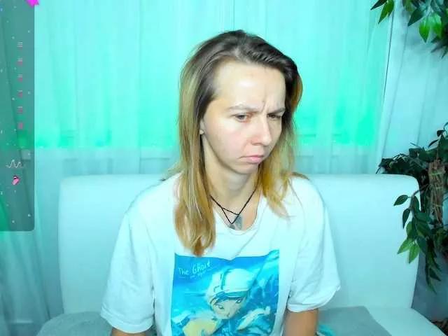 Offline Beellami on BongaCams