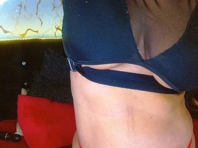 Offline blackambar on BongaCams