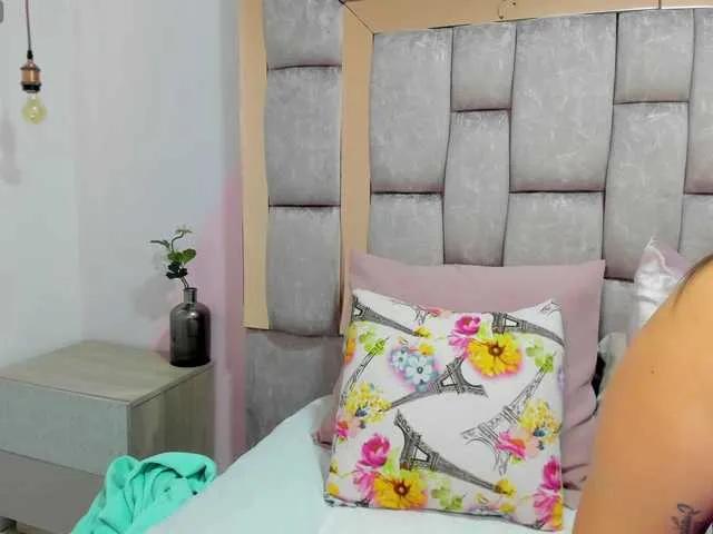 Offline carlawoods on BongaCams