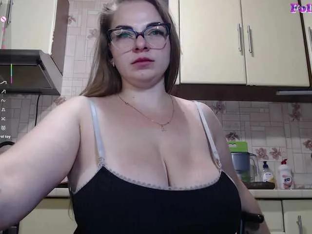Freechat CarolinaDiamond33 on BongaCams