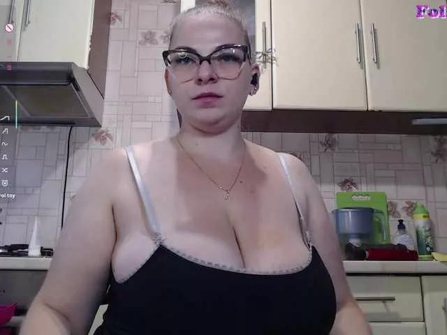 Freechat CarolinaDiamond33 on BongaCams