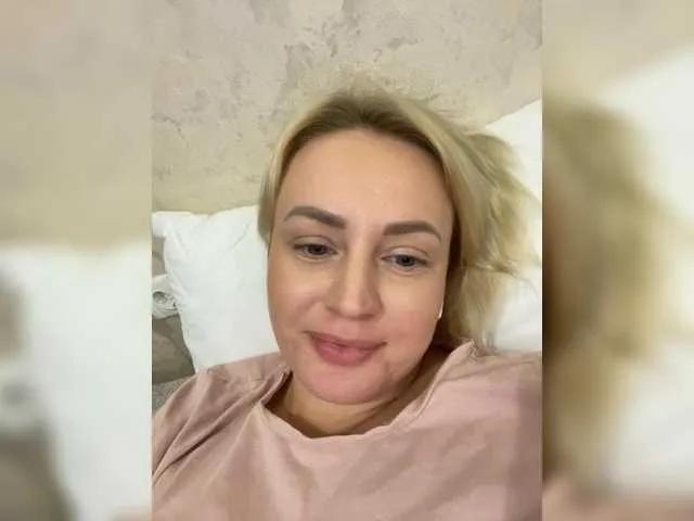 Offline CozySandra on BongaCams