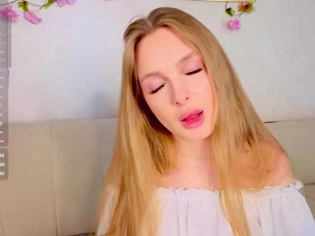 Freechat CrimsonAura on BongaCams