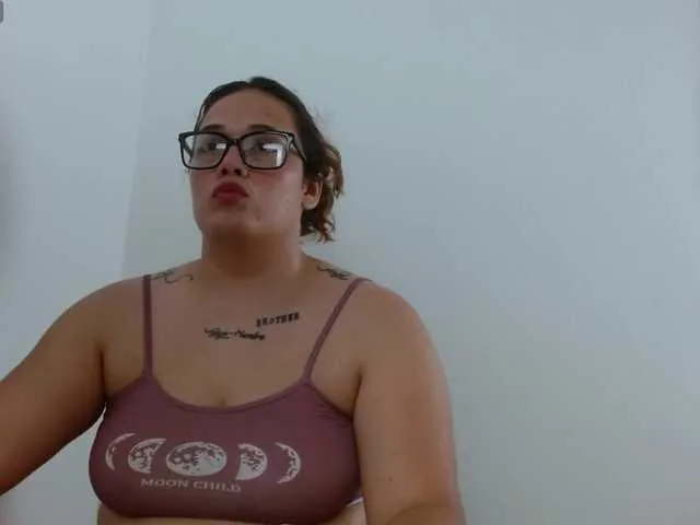 curvy-sofi-hard