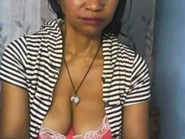 Offline Cute0403 on BongaCams