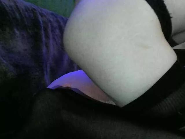 Offline Devochka1010 on BongaCams