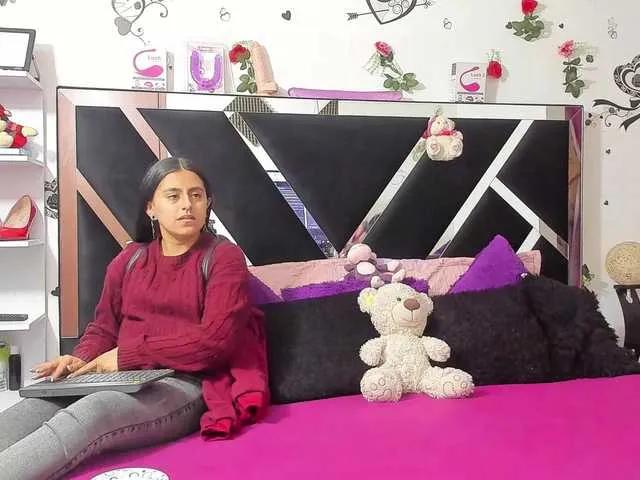 Offline Dreamgirlss on BongaCams