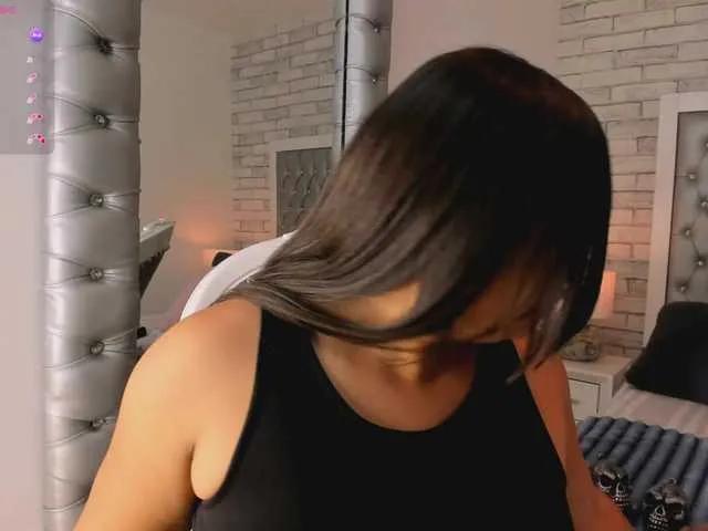 Freechat EinnyMure on BongaCams