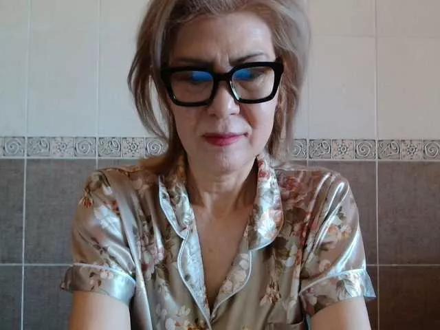 Offline Elegant00Lady on BongaCams