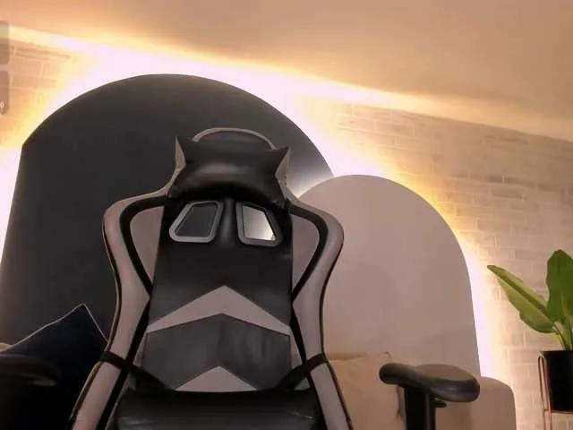 EllaClark on BongaCams