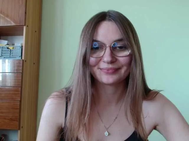 Ellyxcute — I'm young, sweet and innocent on the outside, wild, open-minded and passionate on the inside. I'm like a box of chocolates: you know what's inside the box, but you don't know what flavours you'll find inside the chocolate candy. See me in free chat,...