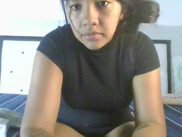 EmelyWhitte on BongaCams 