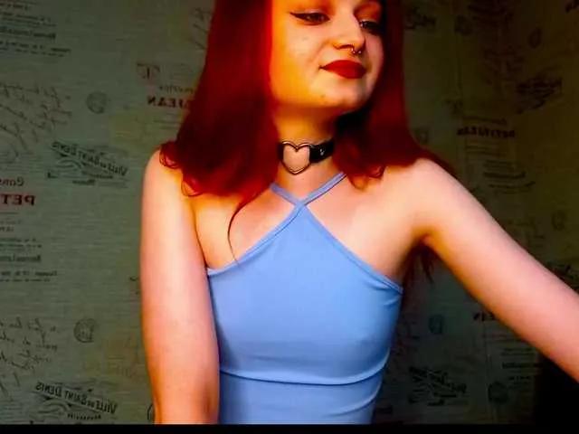 Freechat emiless on BongaCams