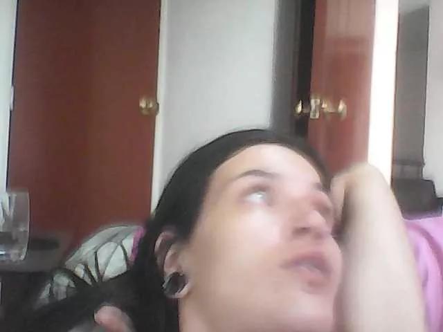 Offline emmaherby1 on BongaCams