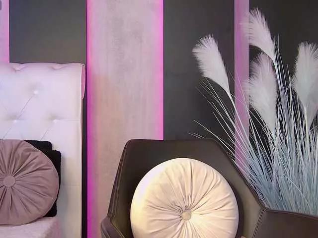 EmmaWills on BongaCams