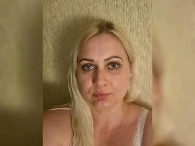 Offline Enni1 on BongaCams