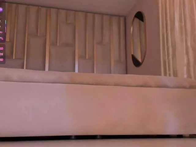 EsmeraldaGrace — I love it when they support me, that means they like my show and get horny with my body.