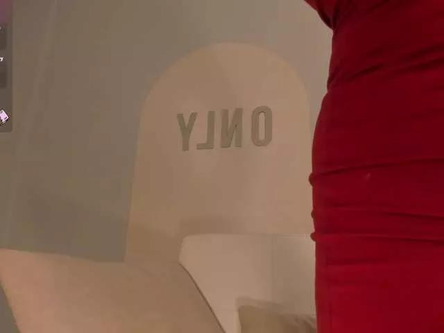 Offline FernandaX1 on BongaCams