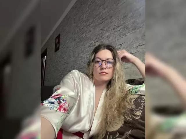 Offline Fiona2019 on BongaCams