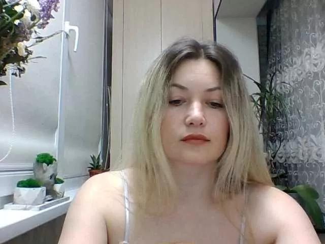 Offline Fiona2019 on BongaCams