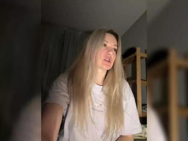 Offline Fiona2019 on BongaCams