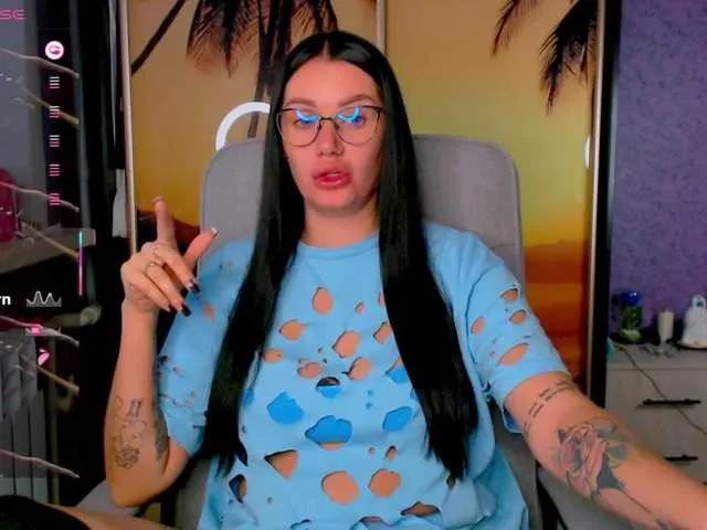 Offline goldenwitchx on BongaCams