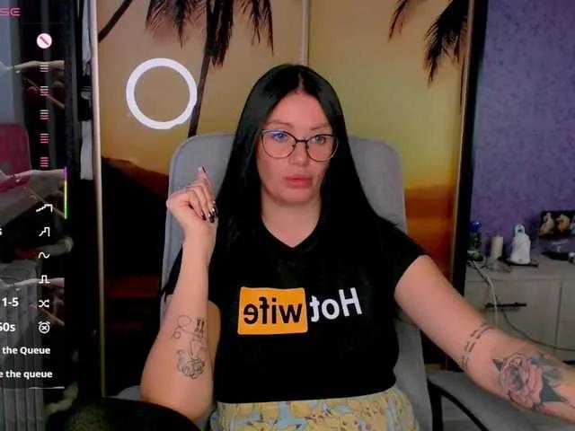 Offline goldenwitchx on BongaCams