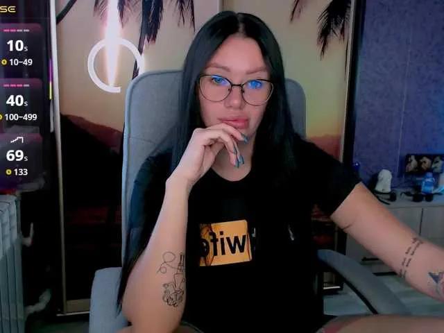 Offline goldenwitchx on BongaCams