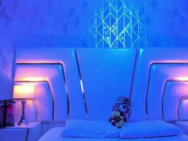 Offline HatsaJones on BongaCams