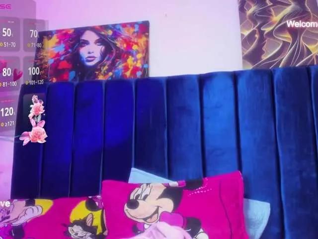 Offline Hellen-star on BongaCams