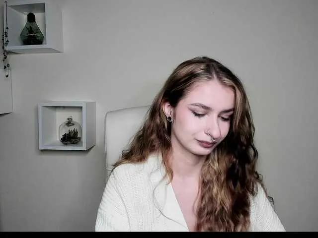 Avatar of HotNina19