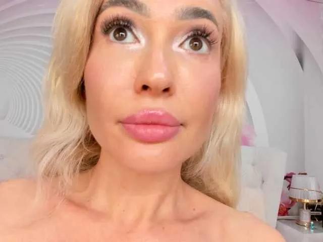 HottieSweetBritney on BongaCams 