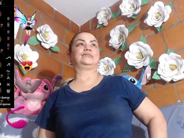 IngritBitch — I love breaking all boundaries with my point of view about how to approach intimacy and all that it brings! Ask me to do crazy role plays and shows, it turns me on to be challenged and for men to trust in my sexual and psychological skills..