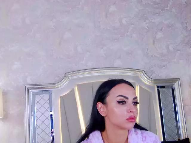 Offline Issadorra on BongaCams