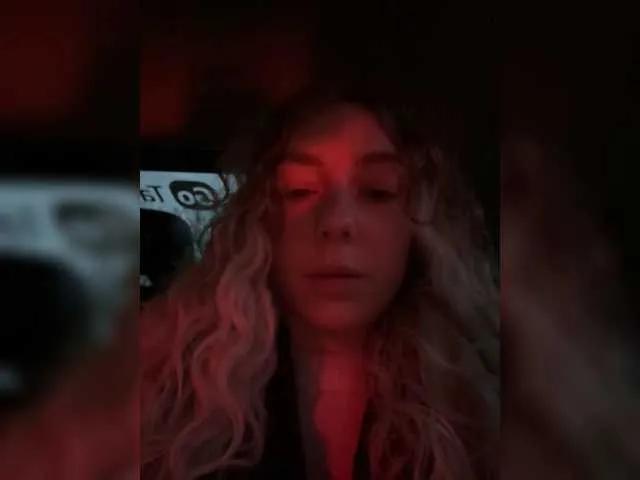 Janchi- on BongaCams