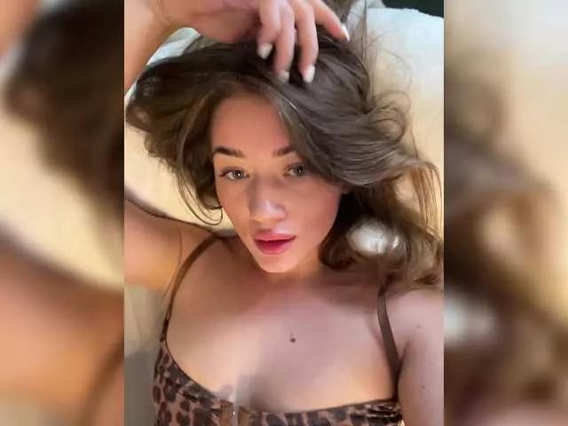 Freechat juicy-peachh on BongaCams