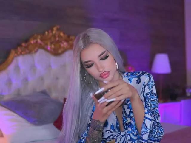 Offline JuicyJessye on BongaCams