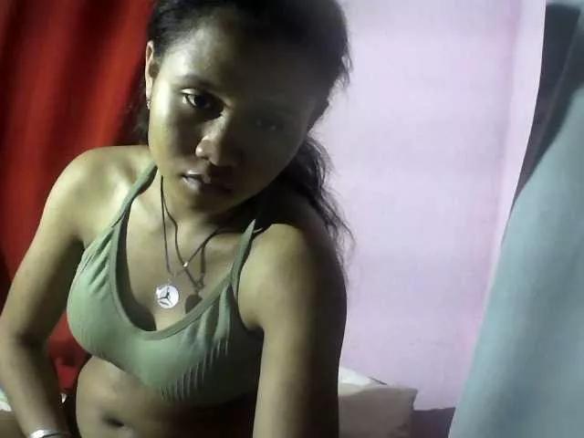 Offline Juliesweety on BongaCams
