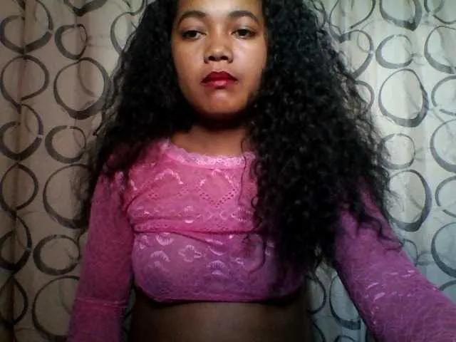 justine33 on BongaCams