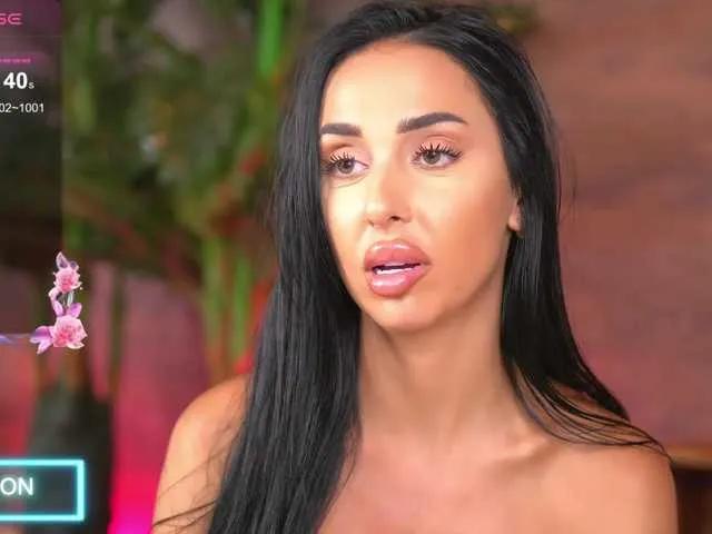 Freechat KairaAndrews on BongaCams