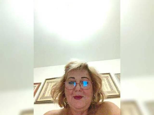 Offline KarinkaSweet on BongaCams