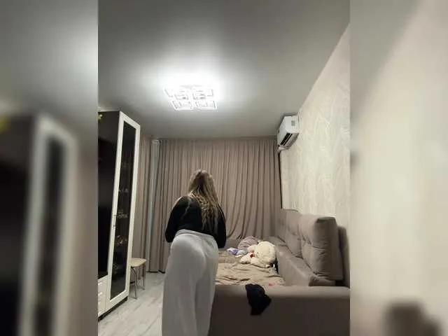 Offline KateMid on BongaCams