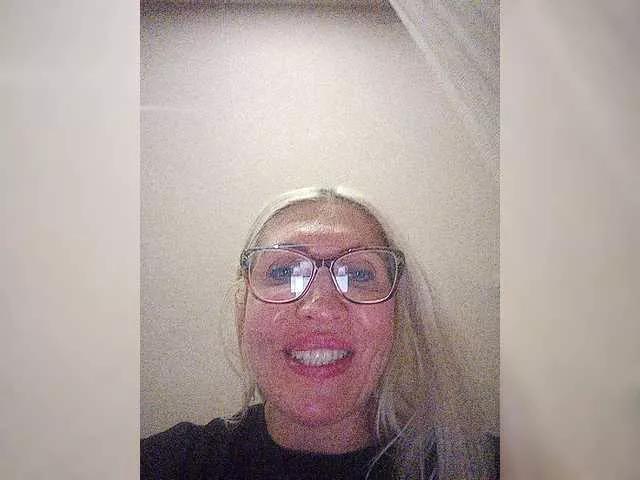 Offline Katriona on BongaCams