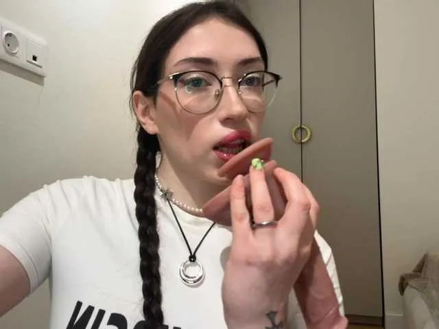 KellyyBeryy on BongaCams