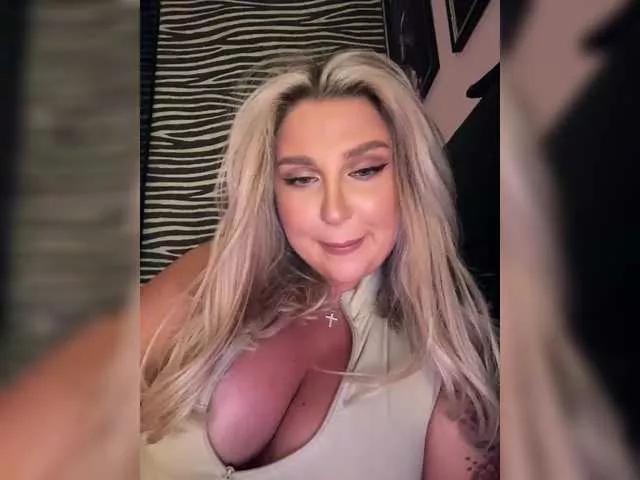 Kotofeyka1 on BongaCams 