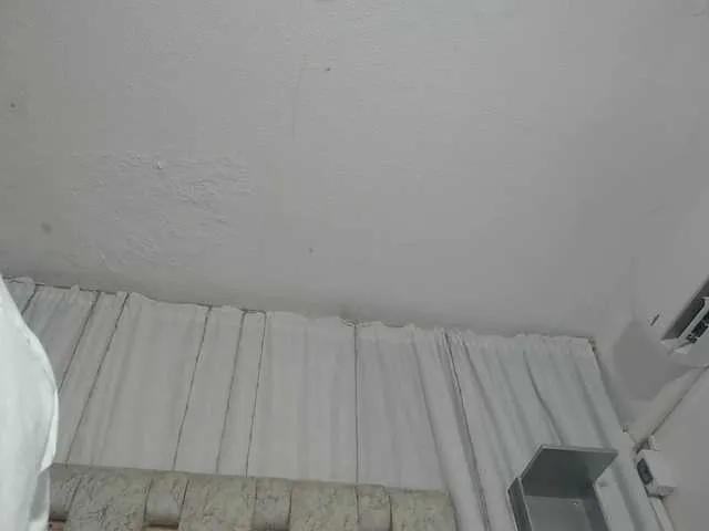 Offline KOURTNEY- on BongaCams