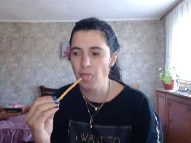 Offline KristiWhite on BongaCams