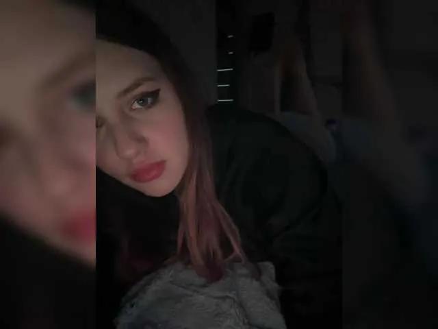 L0lly-D0lly on BongaCams 