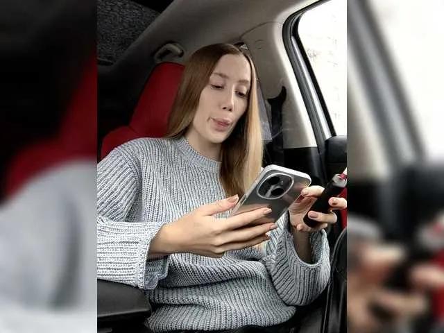 Offline lana-lana03 on BongaCams