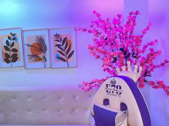 Freechat Leia-laurent on BongaCams